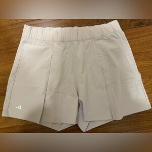 ADIDAS WOMEN’S GOLF SHORTS BRAND NEW WITH TAGS SIZE EXTRA LARGE